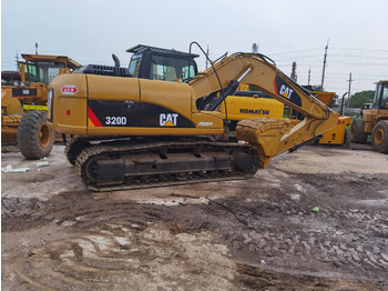 Гусеничный экскаватор CATERPILLAR 320D