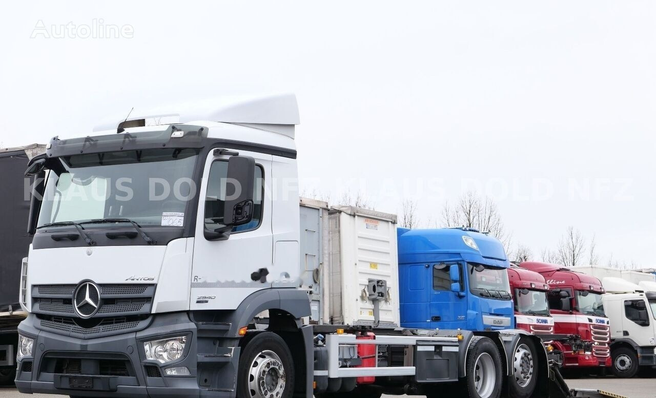 Mercedes-Benz Actros 2540 6x2 BDF Container truck + tail lift в лизинг Mercedes-Benz Actros 2540 6x2 BDF Container truck + tail lift: фото 1