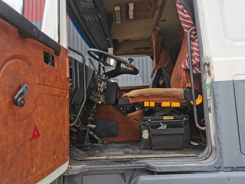 Лесовоз, Автоманипулятор для транспортировки леса Volvo F12 timber truck: фото 14