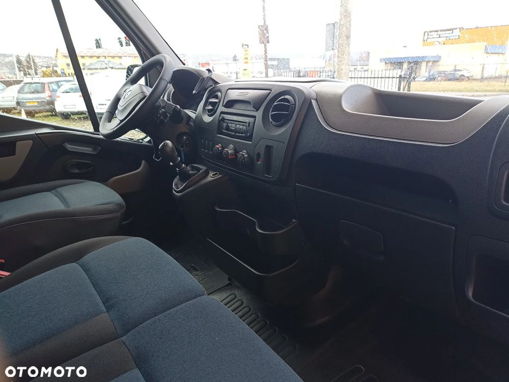Цельнометаллический фургон Renault MASTER: фото 9