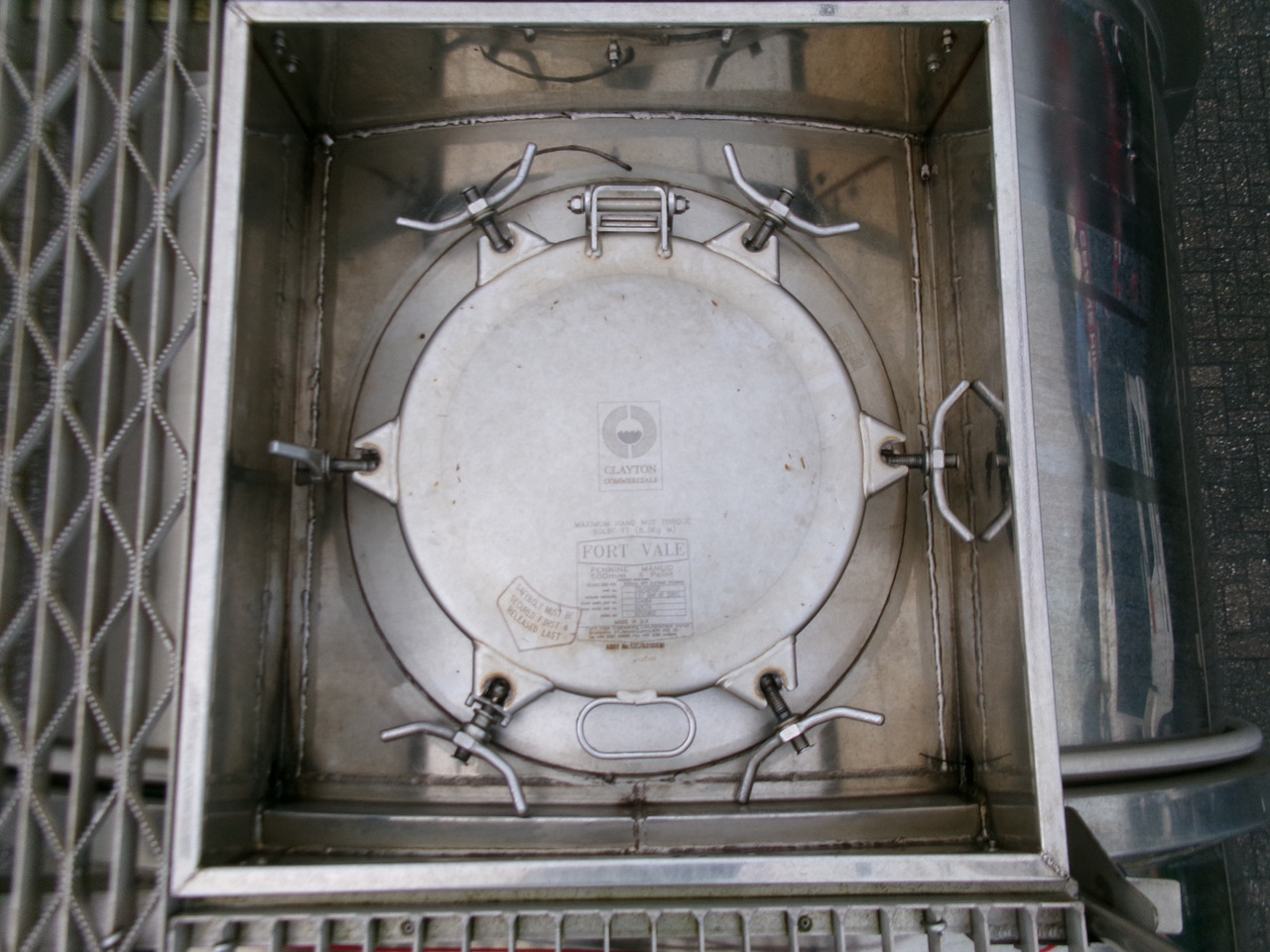 Полуприцеп-цистерна для транспортировки химикатов Clayton Chemical tank inox 37.5 m3 / 1 comp: фото 20