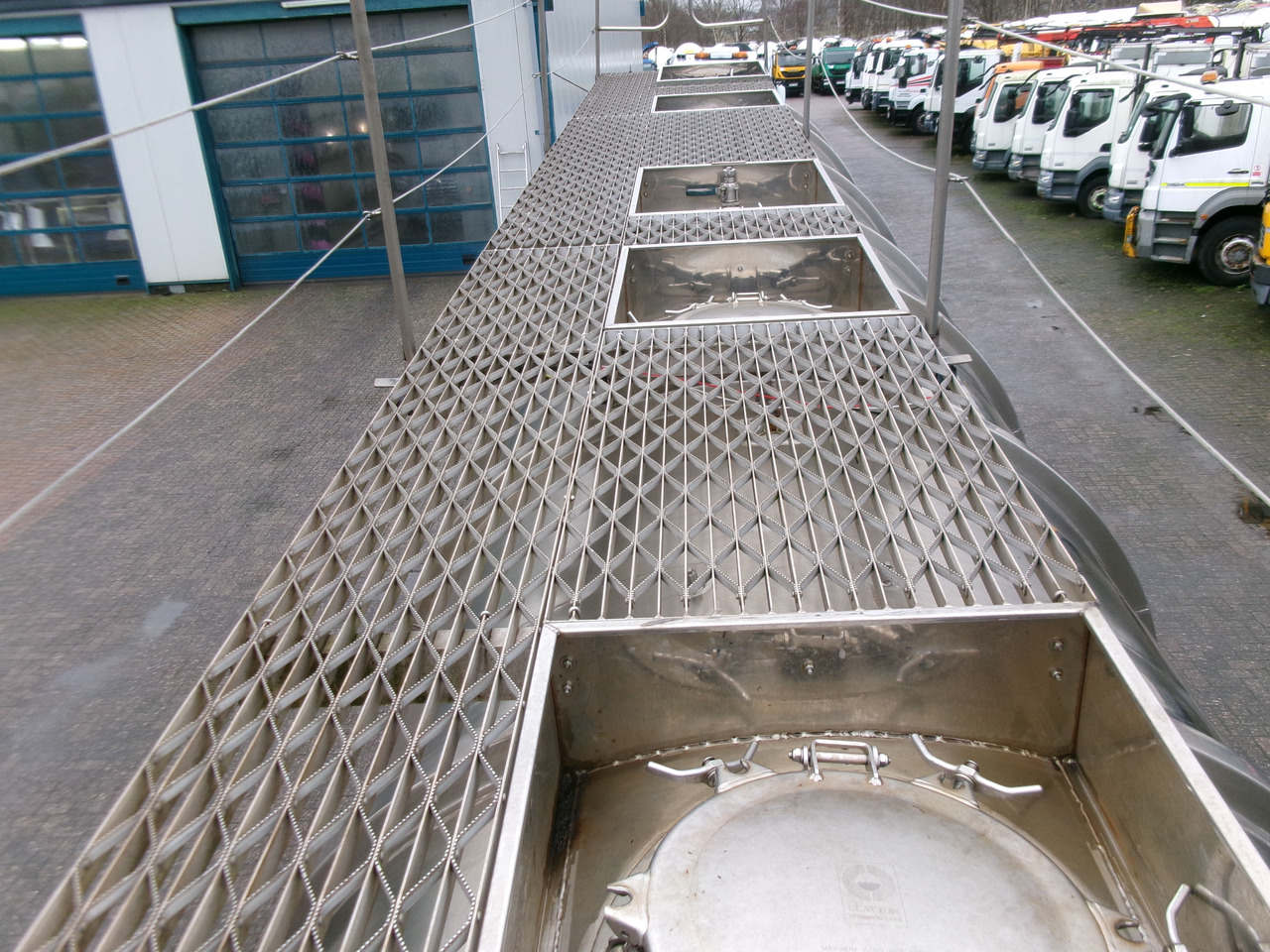 Полуприцеп-цистерна для транспортировки химикатов Clayton Chemical tank inox 37.5 m3 / 1 comp: фото 10