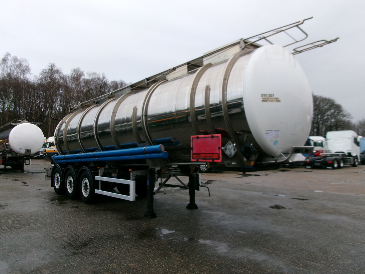 Полуприцеп-цистерна для транспортировки химикатов Clayton Chemical tank inox 37.5 m3 / 1 comp: фото 2