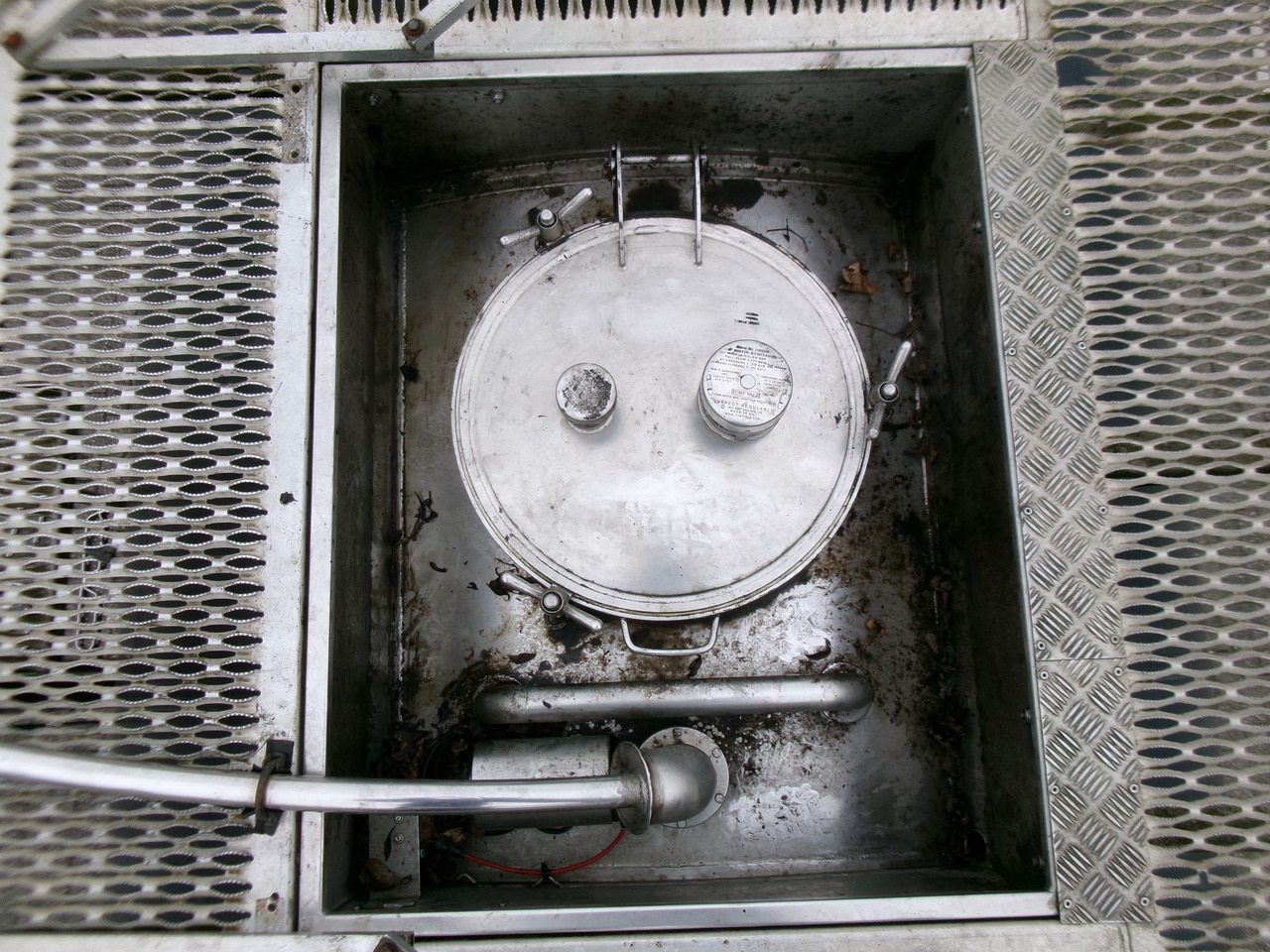 Полуприцеп-цистерна для транспортировки химикатов Magyar Chemical tank inox 37.4 m3 / 1 comp / ADR 30/11/2023: фото 7