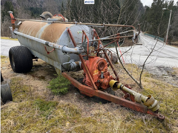 Bauer Manure spreader with boom cannon. - Навозоразбрасыватель