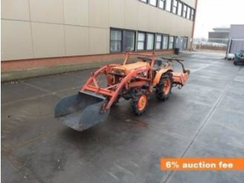 Kubota B7000DT - Трактор