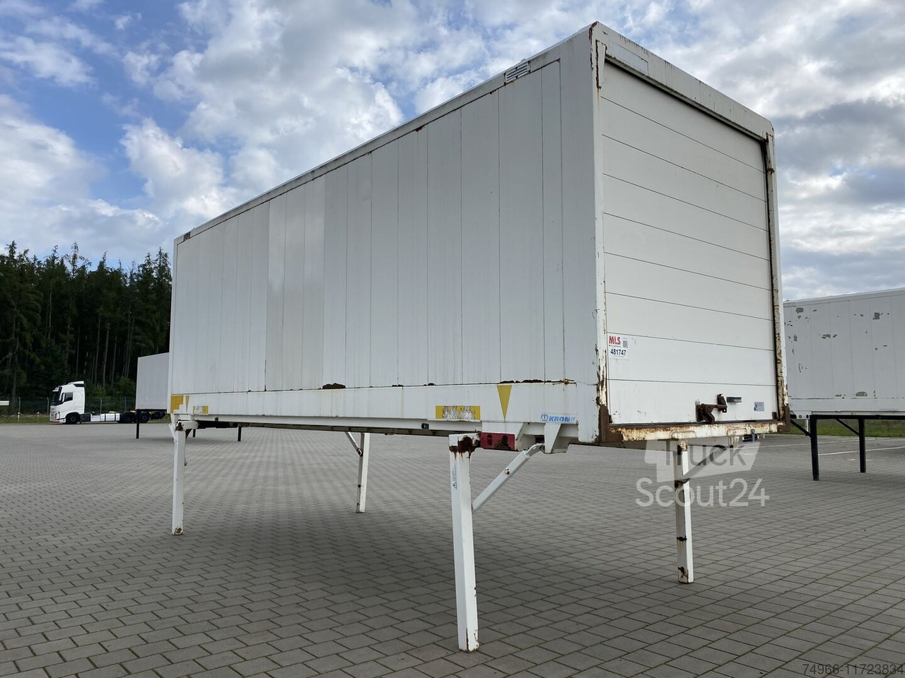 Сменный кузов - фургон Krone Wechselkoffer mit Rolltor 7,45 m Glattwand: фото 5
