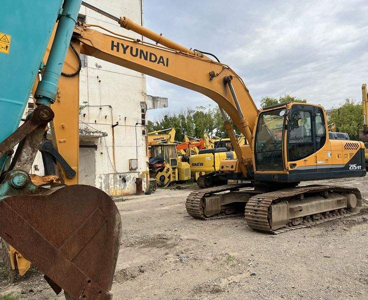 Гусеничный экскаватор Hot selling !!! used excavator HYUNDAI R215-9T, R210W-9T R215-9 R220lc-9 all in good condition low price in stock on sale: фото 2