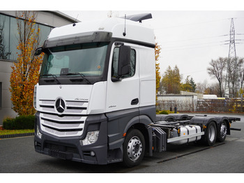 MERCEDES-BENZ Actros 2542 E6 Low deck / 2019 / steered axle - Грузовик-шасси: фото 1