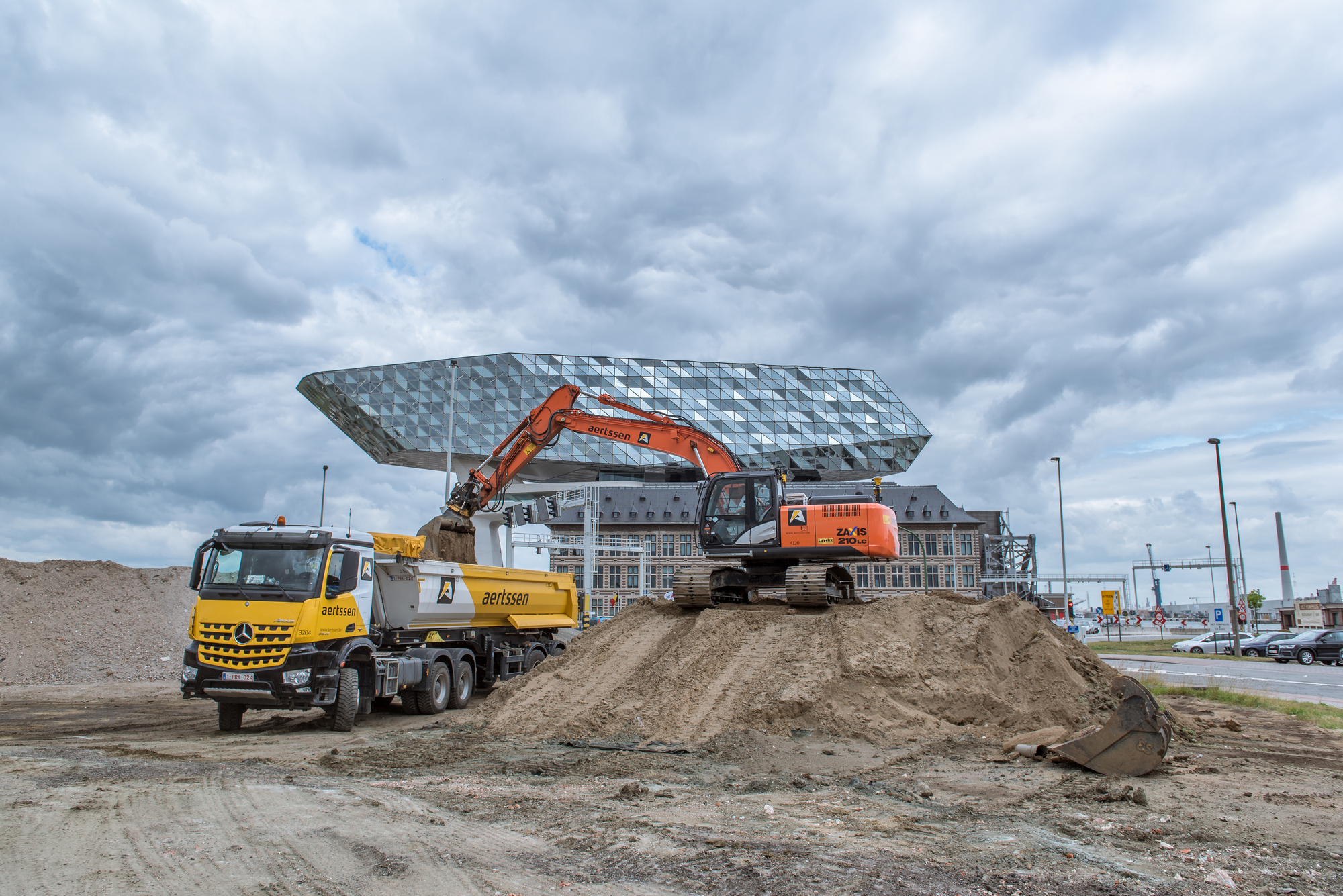 Aertssen Trading NV - Строительная техника LIEBHERR R 922 - Кондиционер undefined: фото 3