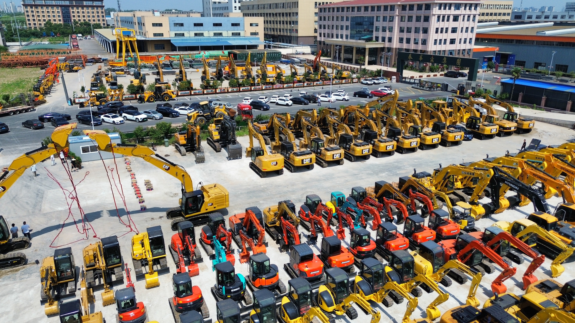 Toaks International Trading Company - Строительная техника CATERPILLAR undefined: фото 2