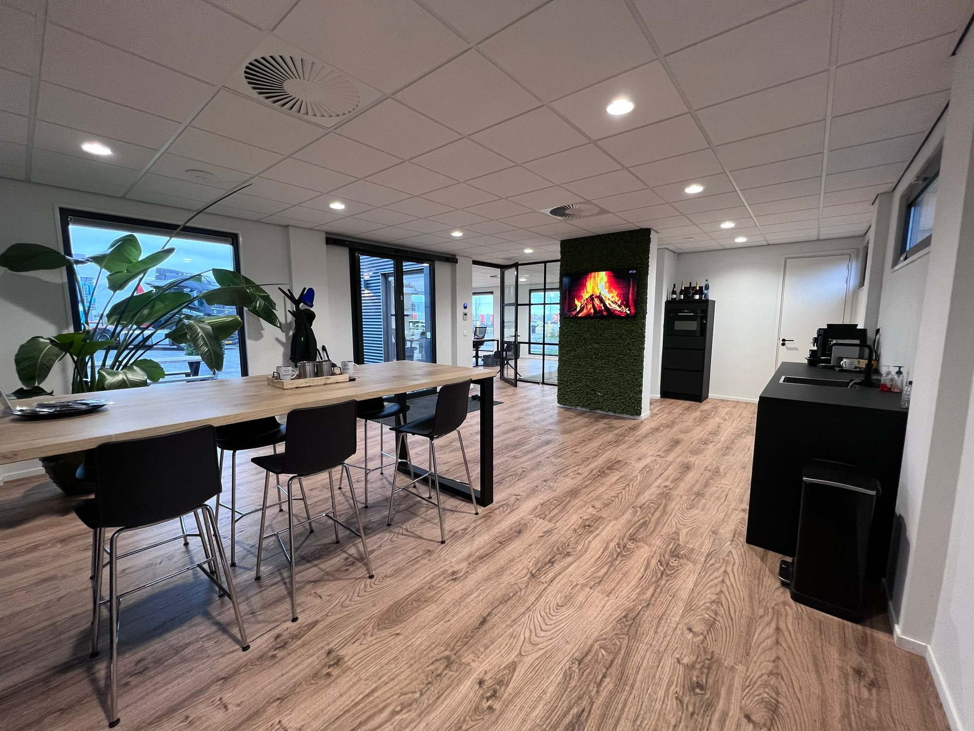 LVS Used TRUCKS - объявления о продаже undefined: фото 4