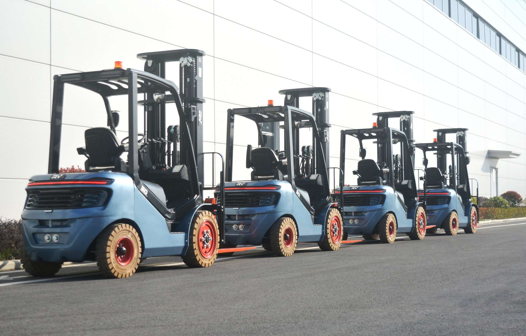 Van Deurzen Heftrucks  undefined: фото 6