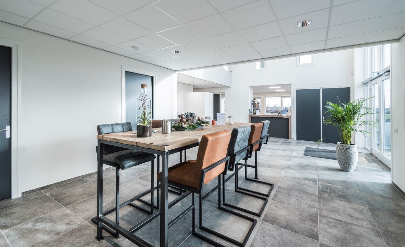 Louis Boon Trucks & Trailers BV - Тягачи undefined: фото 1