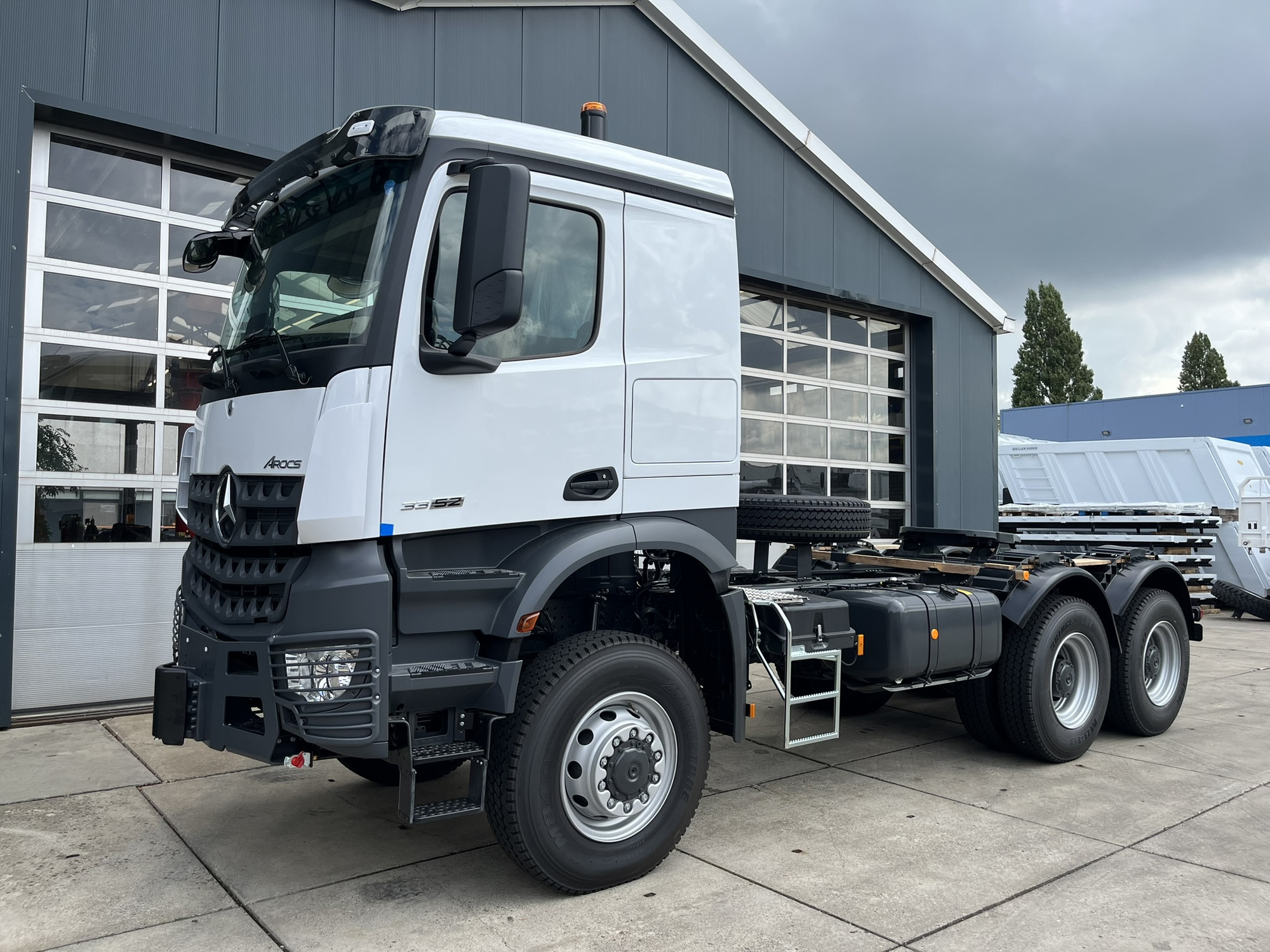 TMH Trucks - объявления о продаже undefined: фото 9