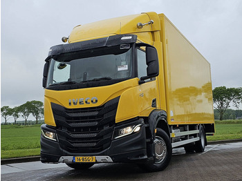 Грузовик с закрытым кузовом IVECO S-WAY