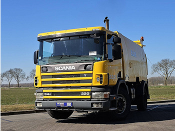 Подметально-уборочная машина SCANIA P94