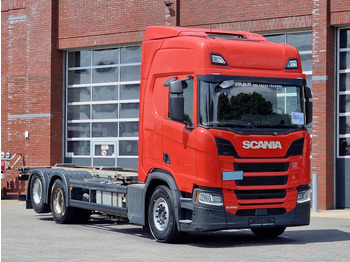 Грузовик-контейнеровоз/ Сменный кузов SCANIA R 500