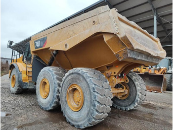 Сочленённый самосвал CATERPILLAR 740