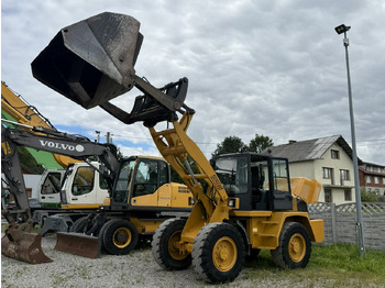 : фото в шапке страницы