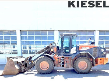 Колёсный погрузчик HITACHI ZW180