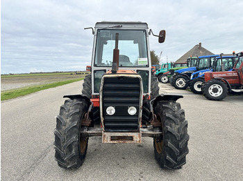 Трактор Massey Ferguson 690: фото 2 Трактор Massey Ferguson 690: фото 2
