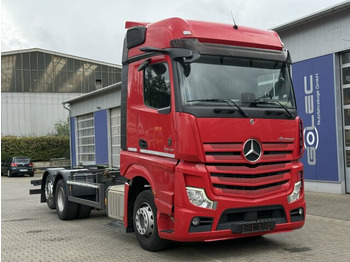 Грузовик-контейнеровоз/ Сменный кузов MERCEDES-BENZ Actros 2543