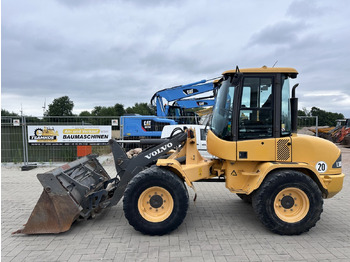 Колёсный погрузчик VOLVO L30B
