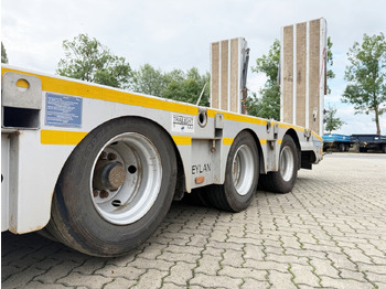 Низкорамный полуприцеп для транспортировки тяжёлой техники CYL 3 CYL 3, mit Lift-/Lenkachse, faltbare Rampen: фото 3