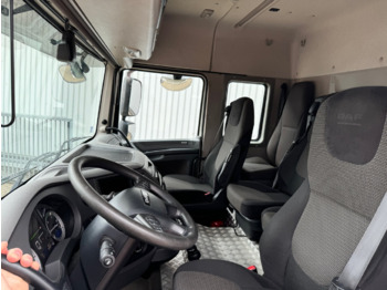 Фото интерьера 2: Грузовик бортовой/ Платформа DAF XF 410 FA 4x2 XF 410 FA 4x2, Fahrschule, 2x AHK, 6 Sitze Фото интерьера 2: Грузовик бортовой/ Платформа DAF XF 410 FA 4x2 XF 410 FA 4x2, Fahrschule, 2x AHK, 6 Sitze