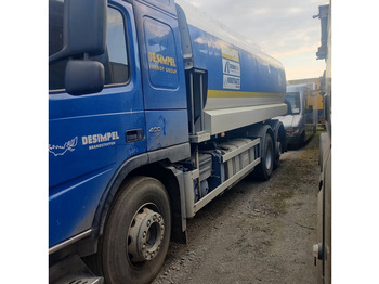 Грузовик-цистерна Volvo FM-400: фото 2