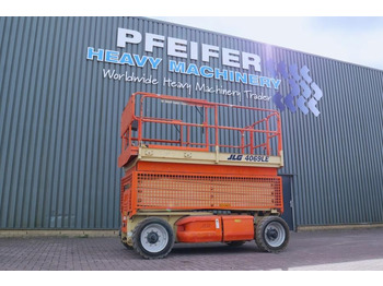 Ножничный подъемник JLG