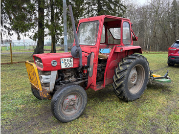 Трактор MASSEY FERGUSON 100 series