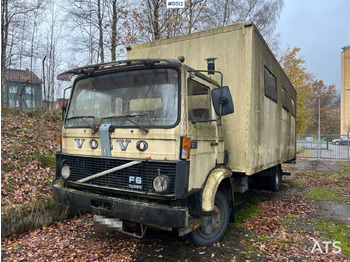 Грузовик с закрытым кузовом VOLVO