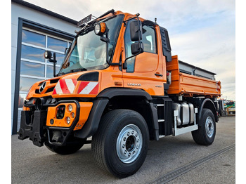 Самосвал UNIMOG