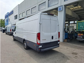 Пассажирский фургон IVECO Daily 35S16V: фото 3