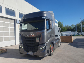 Тягач IVECO S-WAY