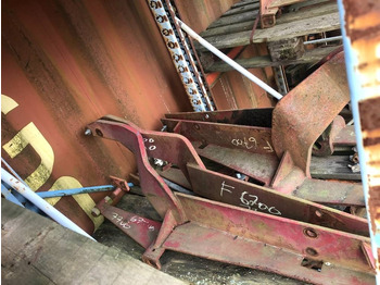 Фронтальный погрузчик для трактора