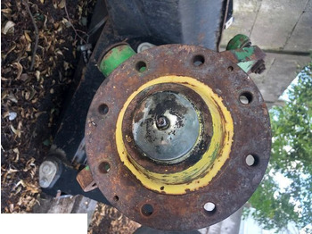 Поворотный кулак JOHN DEERE
