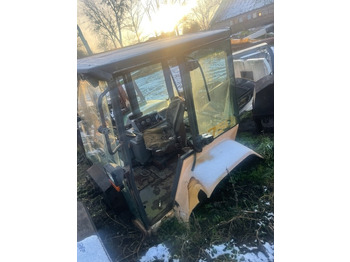 Кабина для Сельскохозяйственной техники M-F Fermec kabina części MF HX50: фото 2 Кабина для Сельскохозяйственной техники M-F Fermec kabina części MF HX50: фото 2