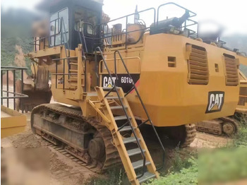 Гусеничный экскаватор CATERPILLAR