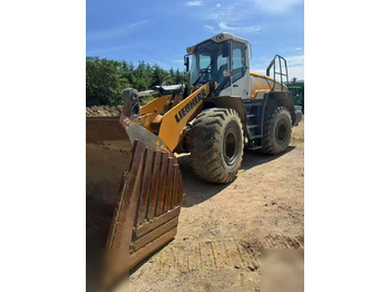 Колёсный погрузчик LIEBHERR L 550