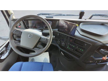 Фото интерьера 1: Тягач Volvo FH 500 Globetrotter XXL (Location / Rent)