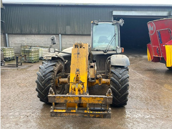 Телескопический погрузчик JCB