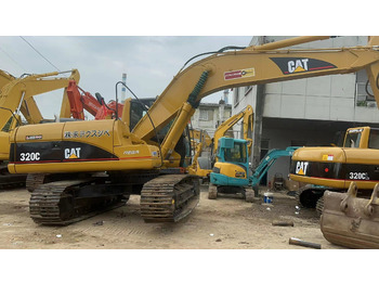 Гусеничный экскаватор CATERPILLAR 320CL: фото 3 Гусеничный экскаватор CATERPILLAR 320CL: фото 3