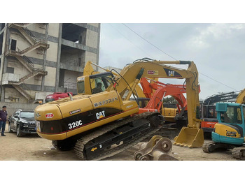 Гусеничный экскаватор CATERPILLAR 320CL: фото 2 Гусеничный экскаватор CATERPILLAR 320CL: фото 2