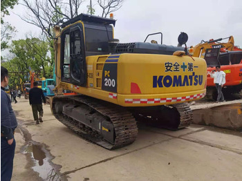 Гусеничный экскаватор KOMATSU PC200-8: фото 2