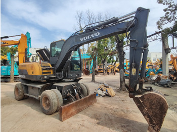 Колёсный экскаватор VOLVO
