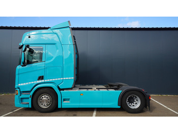 : фото в шапке страницы