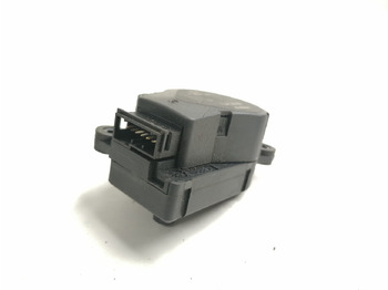 : фото в шапке страницы